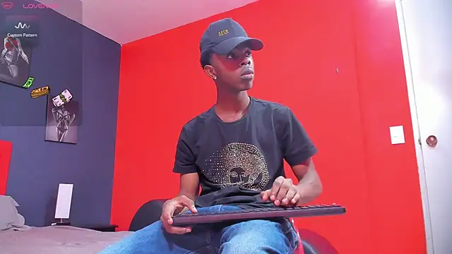 Snapshot of OraineBarrett chatting on 12.10.24 OraineBarrett online show from 12.10.24