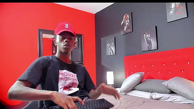 Snapshot of OraineBarrett chatting on 02.20.25 OraineBarrett online show from 02.20.25