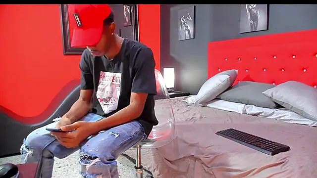 Snapshot of OraineBarrett chatting on 02.24.25 OraineBarrett online show from 02.24.25