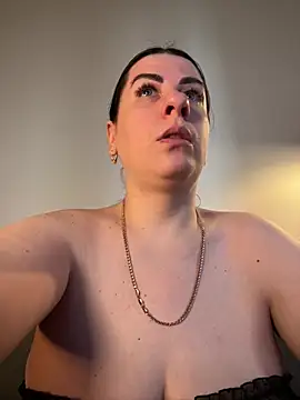 Evelinia online show from 03.04.25