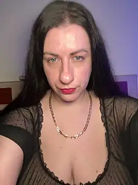 Snapshot of Evelinia chatting on 05.14.26 Evelinia online show from 05.14.26