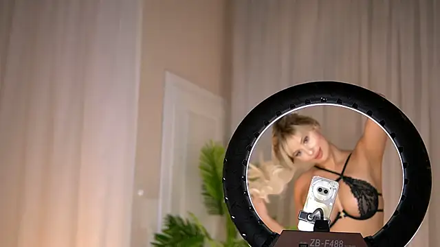 AdelineKing online show from 09.10.25