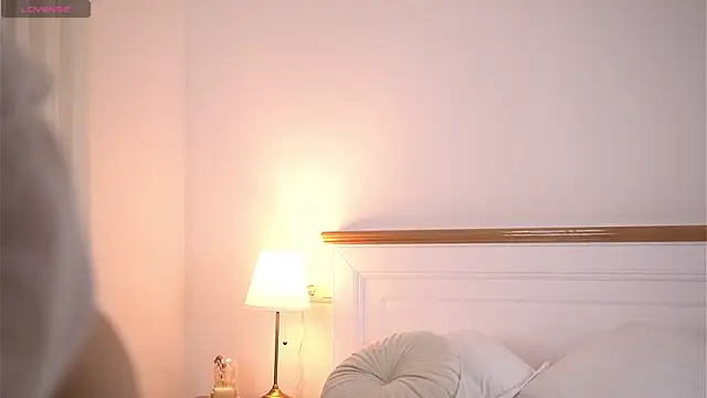 AdelineKing online show from 09.20.25