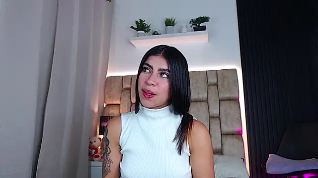 little sophie18 online show from 02.06.25