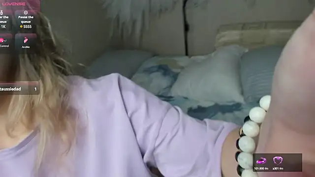 foxy blond online show from 02.07.25