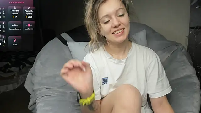 foxy blond online show from 03.05.25