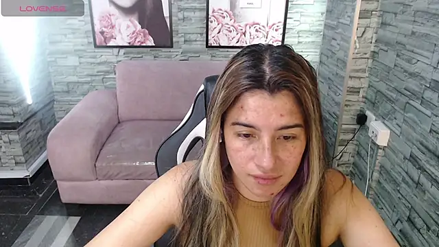 Snapshot of Valerie_b chatting on 02.01.25 Valerie b online show from 02.01.25