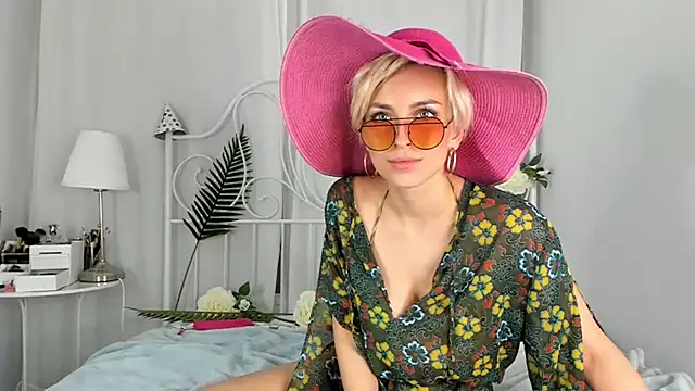 SakuFox online show from 02.02.25