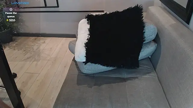 Snapshot of Ian_Daviz chatting on 02.04.25 Ian Daviz online show from 02.04.25