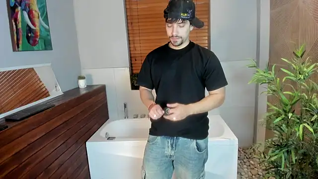 Snapshot of Ian_Daviz chatting on 10.06.25 Ian Daviz online show from 10.06.25