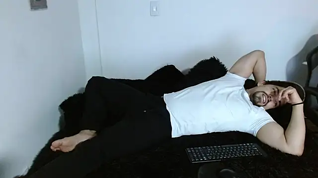 Snapshot of Ian_Daviz chatting on 11.17.25 Ian Daviz online show from 11.17.25