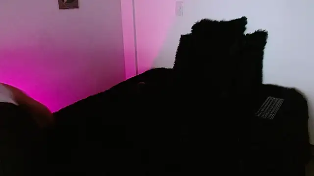 Snapshot of Ian_Daviz chatting on 11.21.25 Ian Daviz online show from 11.21.25