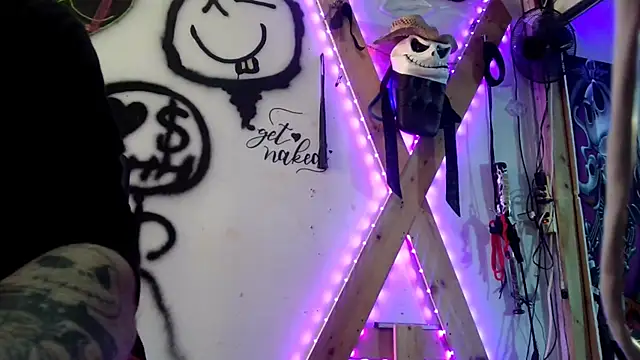 KRYZTALYNXXX online show from 12.27.24