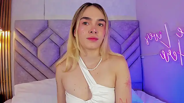 Snapshot of Lucy_Vega chatting on 12.07.24 Lucy Vega online show from 12.07.24