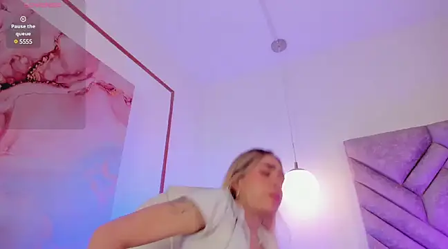 Snapshot of Lucy_Vega chatting on 12.31.24 Lucy Vega online show from 12.31.24