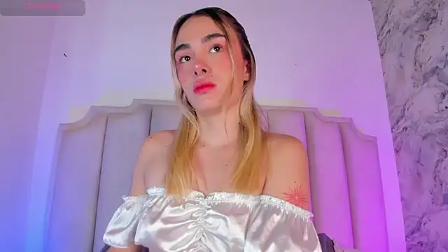 Snapshot of Lucy_Vega chatting on 01.13.25 Lucy Vega online show from 01.13.25