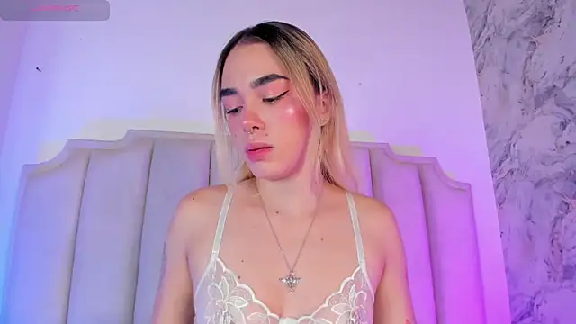 Snapshot of Lucy_Vega chatting on 01.14.25 Lucy Vega online show from 01.14.25