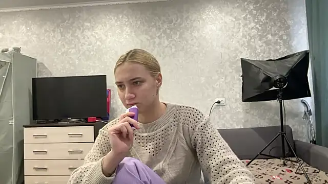 AnneBall online show from 01.23.25