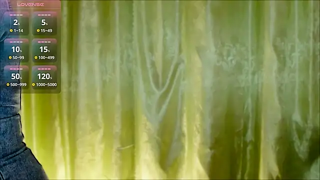 Snapshot of Regina__blue chatting on 12.05.24 Regina blue online show from 12.05.24