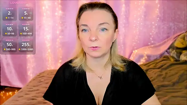 Snapshot of Regina__blue chatting on 01.23.25 Regina blue online show from 01.23.25