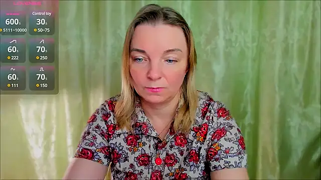 Snapshot of Regina__blue chatting on 03.16.25 Regina blue online show from 03.16.25