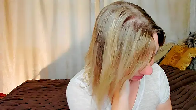 Snapshot of Regina__blue chatting on 09.19.25 Regina blue online show from 09.19.25