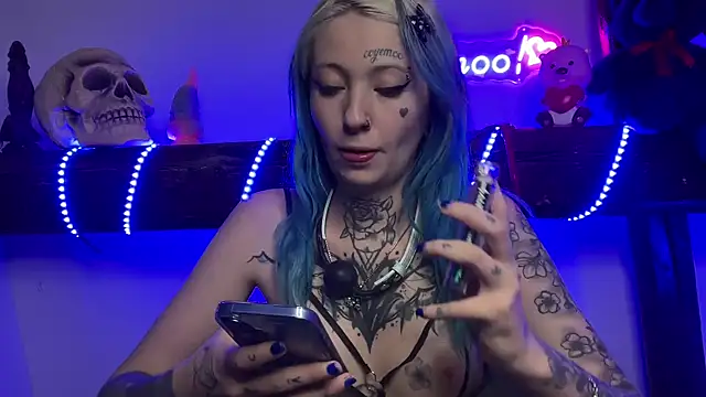 Snapshot of coyemoo chatting on 03.03.25 coyemoo online show from 03.03.25