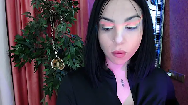 MissJuliax online show from 11.17.25