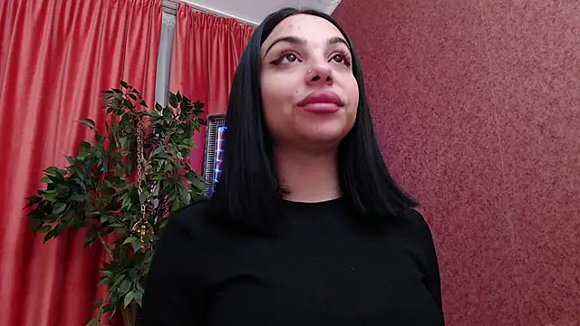 MissJuliax online show from 12.23.25