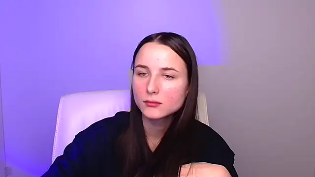 Eva Janee online show from 12.06.24