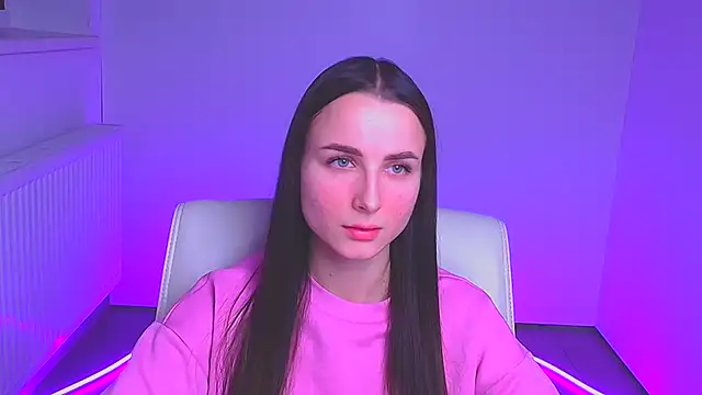 Eva Janee online show from 12.16.24