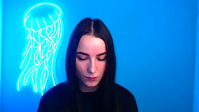 Eva Janee online show from 12.20.24