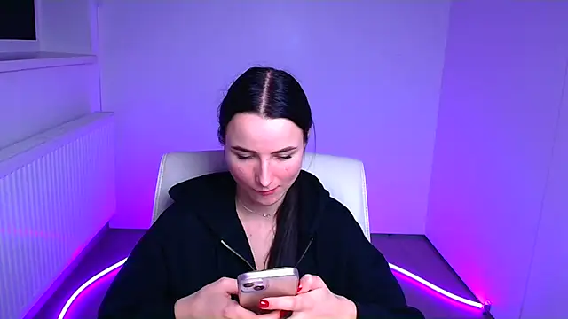 Eva Janee online show from 01.23.25