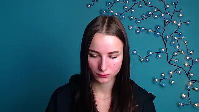 Eva Janee online show from 10.23.25