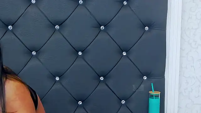 LorenneMays online show from 03.10.25