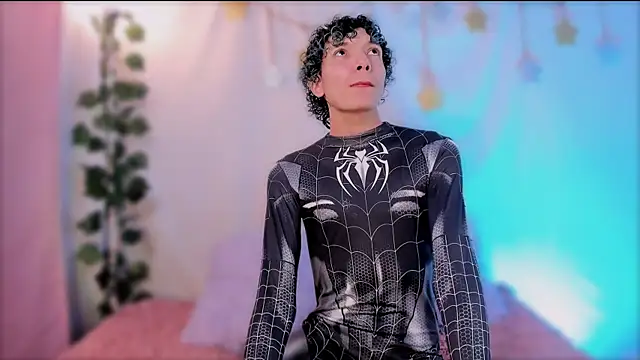 Im Alejo online show from 10.31.25