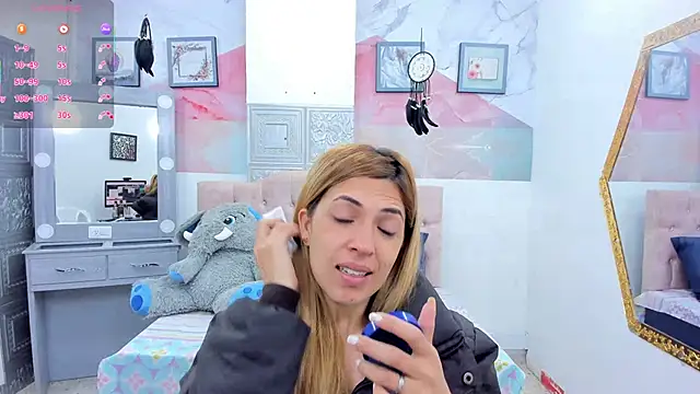 EvaaLovia1 online show from 01.27.25