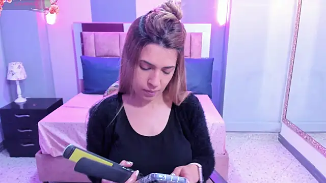 EvaaLovia1 online show from 01.29.25