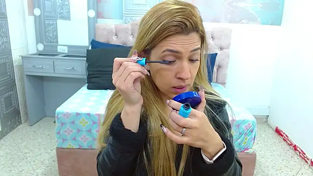 EvaaLovia1 online show from 03.21.25