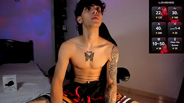 Snapshot of Snakebutterfly chatting on 03.15.25 Snakebutterfly online show from 03.15.25