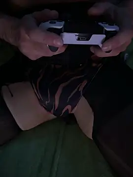 Snapshot of tsbeginnerfun chatting on 11.13.25 tsbeginnerfun online show from 11.13.25