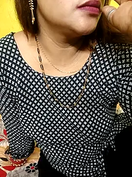 Snapshot of Sexyranibhabhi chatting on 04.14.26 Sexyranibhabhi online show from 04.14.26