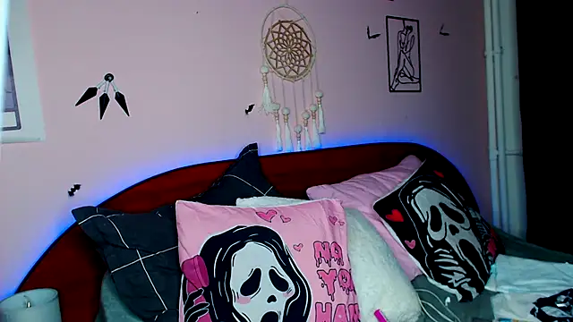 Snapshot of MoonAgnes chatting on 01.31.25 MoonAgnes online show from 01.31.25