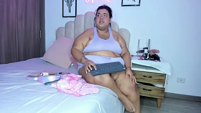 Snapshot of NaomiAsha chatting on 03.09.26 NaomiAsha online show from 03.09.26