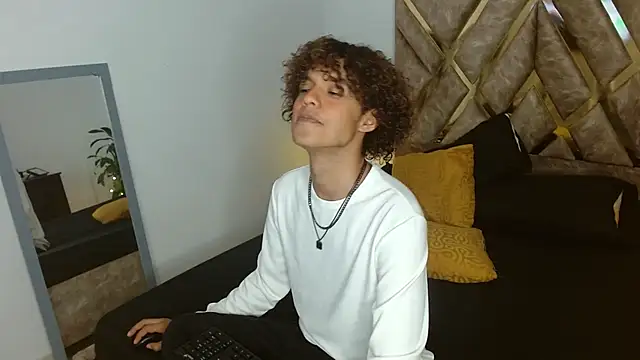 nickolas moon online show from 01.29.25