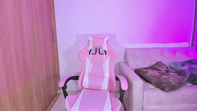 annika taylor online show from 02.22.25