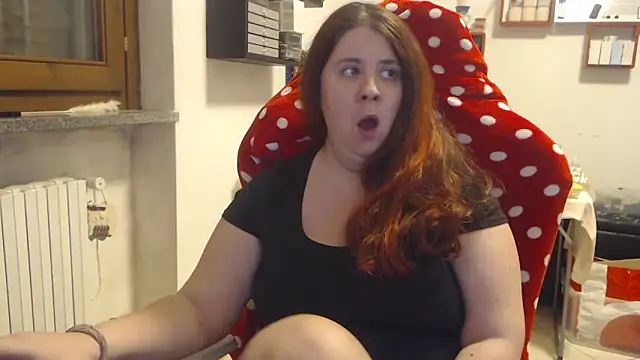 Snapshot of valerysexy chatting on 11.10.25 valerysexy online show from 11.10.25