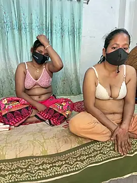 Snapshot of Desi_Best_Anal chatting on 02.28.26 Desi Best Anal online show from 02.28.26