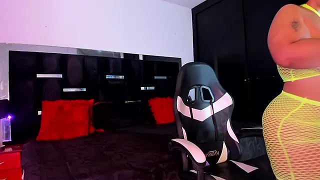 Tasha Sant online show from 10.15.25