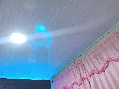 Snapshot of loren_tits24 chatting on 12.23.24 loren tits24 online show from 12.23.24